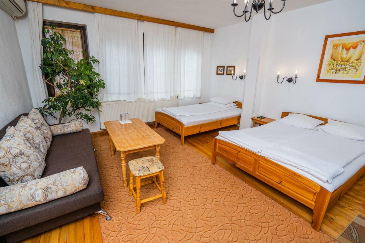 Toni'S Guest House Melnik  Esterno foto